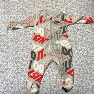 NEWBORN NIKE SLEEPER